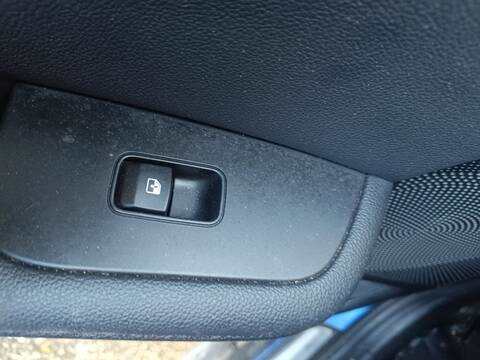 Botonera Elevalunas Kia Xceed D4FE