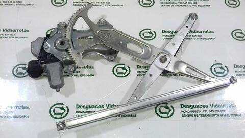 Foto 2ª: Elevalunas Eléctrico Delantero Derecho Toyota Prius 1.8 16V CAT HIBRIDO) 99CV 73KW [2ZR] (2015)