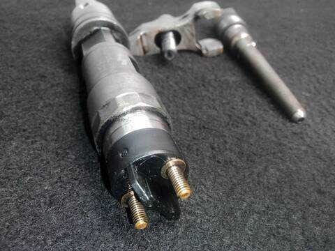 Foto 2ª: Inyectores Renault Camion 11.1 DCI 420CV 309KW 420.18T 4X2 TRUCK ) [11C+J0] (2005)