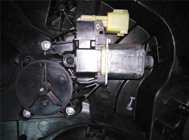 Foto 3ª: Elevalunas Eléctrico Delantero Izquierdo Ford Fiesta 1.6 SPORT [1.6 LTR. - 88 KW 16V TI-VCT CAT] [HXJA]