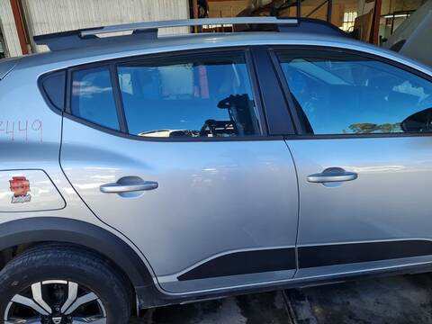 Puerta Trasera Derecha Dacia Sandero STEPWAY ESSENTIAL 91CV 67KW