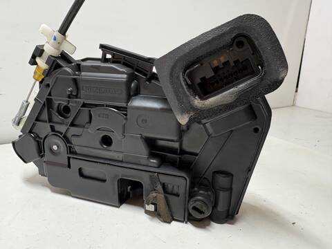 Foto 2ª: Cerradura Puerta Trasera Derecha Skoda Rapid VERSION INDEFINIDA (2014)