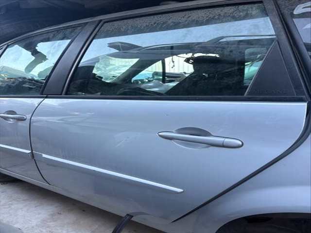 Foto 3ª: Puerta Trasera Izquierda Renault Scenic K9KP732 JM) (2009)