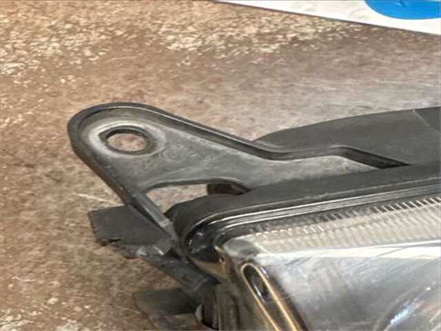Foto 3ª: Faro Derecho Toyota Avensis 1.6 VVT-I [3ZZ-FE]