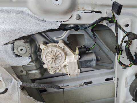 Elevalunas Eléctrico Delantero Izquierdo Mercedes Sprinter 310/313/316 CDI 906.631/633/635/637) 95CV 70KW CAJA CERRADA