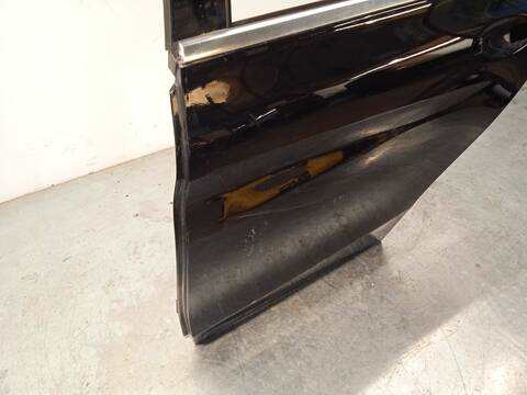 Foto 3ª: Puerta Trasera Izquierda Mercedes Clase C 160 C 220 D 205.014) 194CV 143KW [654920] (2022)