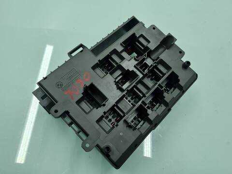 Caja Reles Fusibles Bmw Serie 3 315 320D BERLINA 177CV 130KW