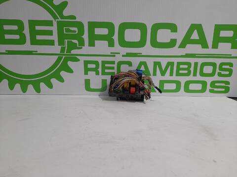 Caja Reles Fusibles Renault Laguna 1.6 107CV