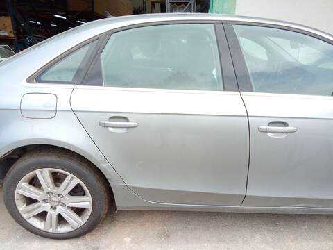 Puerta Trasera Derecha Audi A4 2.7 TDI 190CV 140KW
