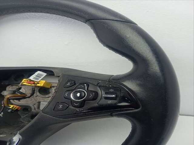 Foto 3ª: Volante Opel Astra DYNAMIC 110CV 81KW [B16DTE] (2017)