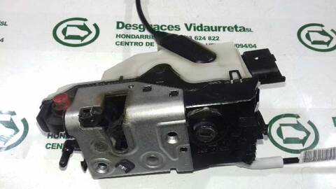 Foto 2ª: Cerradura Puerta Trasera Izquierda Peugeot 208 1.2 12V E-VTI 82CV 60KW [HM01] (2016)