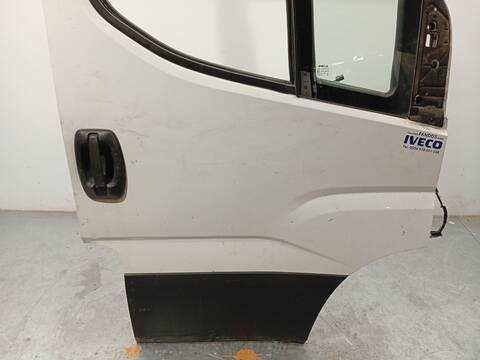 Foto 2ª: Puerta Delantera Derecha Iveco Daily 33S13 35S13 35C13 126CV 93KW FURGONETA [F1AFL411B] (2015)