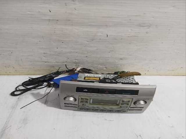 Foto 2ª: Sistema Audio Radio CD Toyota Corolla 2.2 D-4D AUR10_) 177CV [2AD-FHV] (2004)