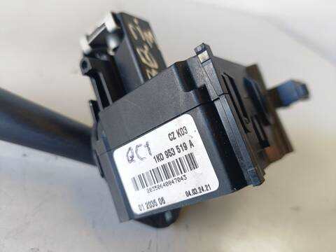 Foto 3ª: Mando Multifuncion Volkswagen Golf HIGHLINE 1.6 16V FSI 116CV (2003)