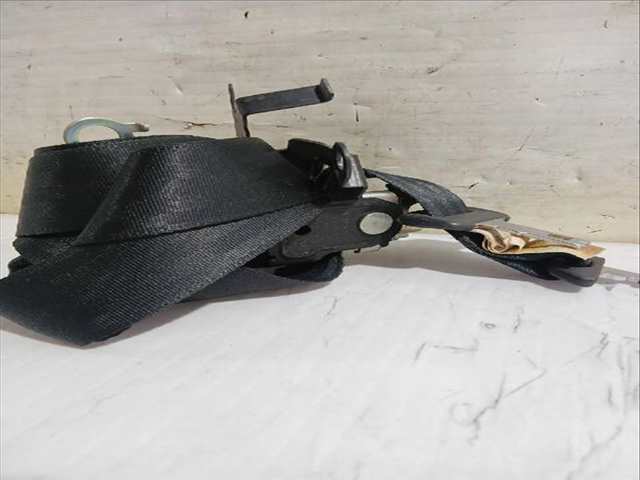 Foto 3ª: Cinturón Trasero Central Toyota Corolla 2.2 D-4D AUR10_) 177CV [2AD-FHV] (2004)