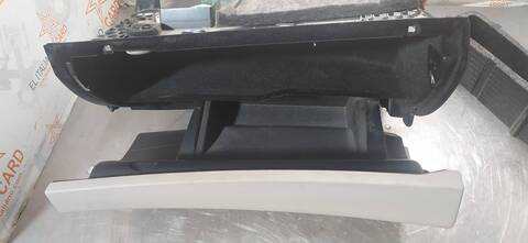 Foto 3ª: Guantera Mercedes Clase C 160 C 220 CDI BLUEEFFICIENCY 204.002) 170CV 125KW [651911] (2012)