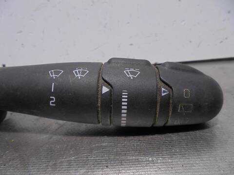 Foto 4ª: Mando Multifuncion Renault Megane 1.9 D AUTHENTIQUE BERLINA 80CV 59KW I FASE 2 BERLINA BA0) [F9Q Q7] (2002)
