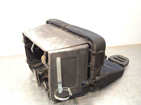 Foto 4ª: Asiento Delantero Derecho Iveco Daily 33S16 35S16 35C16 40C16 50C16 156CV 115KW FURGONETA [F1AGL411W*E] (2021)