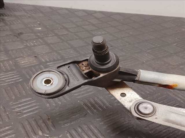 Foto 3ª: Motor Limpia Delantero Dacia Logan 1.2 G 75CV [D4FF7] (2015)