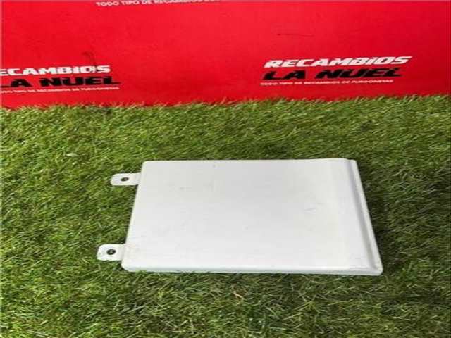 Foto 3ª: Tapa Exterior Combustible Renault Trafic M9R Z7 170CV 125KW FURGON (2023)