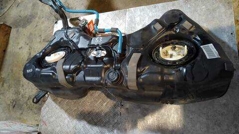 Foto 2ª: Deposito de Combustible Mercedes Clase C 160 C 220 CDI BLUEEFFICIENCY 204.302) COUPE 170CV 125KW [651911] (2011)