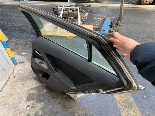 Foto 2ª: Puerta Trasera Derecha Toyota Avensis 2.2 D4D 150CV [2AD] (2009)