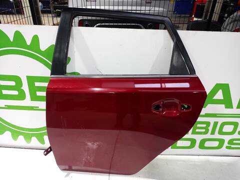 Puerta Trasera Izquierda Toyota Auris HYBRID FEEL EDITION 136CV