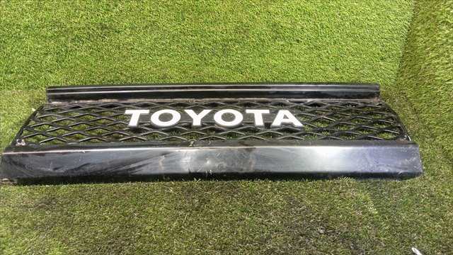 Foto 3ª: Rejilla Delantera Toyota Land Cruiser 2.5 D LJ70 [2LT] (1994)