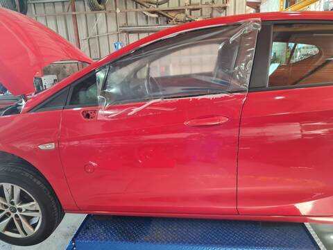Puerta Delantera Izquierda Opel Astra SELECTIVE 110CV 81KW