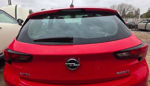 Portón Opel Astra DYNAMIC START/STOP 105CV 77KW