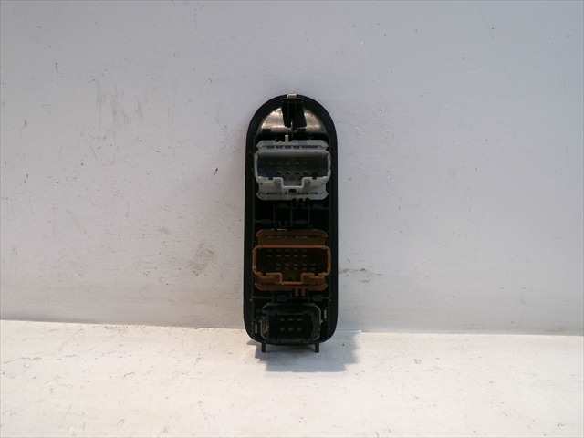 Foto 3ª: Botonera Elevalunas Renault Megane 1.5 DCI 2002-2008 [K9KD7] (2002)