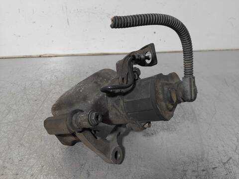Foto 4ª: Pedal Embrague Volkswagen Passat ADVANCE BERLINA 140CV 103KW [BKP] (2006)