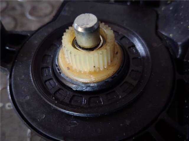 Foto 2ª: Elevalunas Eléctrico Trasero Izquierdo Audi A4 1.9 TDI (96 KW) [1.9 LTR. - 96 KW TDI] [AWX]