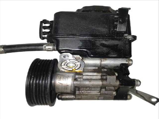 Foto 1ª: Bomba de Direccion Mercedes Clase C 160 C 250 CDI 204.303) COUPE (2011)