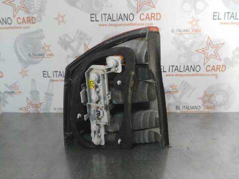 Foto 2ª: Piloto Portón Izquierdo Opel Vectra BERLINA 100CV 74KW (2002)