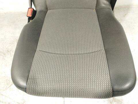 Foto 3ª: Asientos Tercera Fila Mercedes Viano CDI 2.2 4-MATIC 639.811 639.813 639.815 639.711 ... 163CV 120KW [651940]
