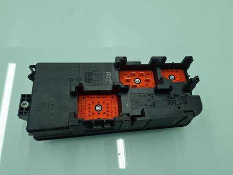 Foto 4ª: Caja Reles Fusibles Saab 9-3 2.2 TID LINEAR BERLINA 125CV 92KW [D223L] (2004)