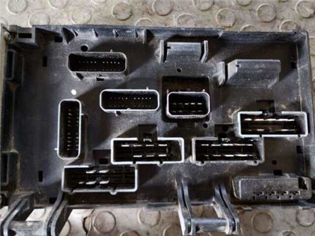 Caja Reles Fusibles Chrysler Grand Voyager 3.3 G 6V (VARIANTE YB1R)