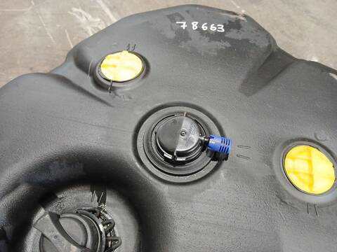 Foto 3ª: Deposito AdBlue Mercedes Clase E 180 E 200 CDI - BLUETEC 212.005 212.006) 136CV 100KW [651925] (2015)