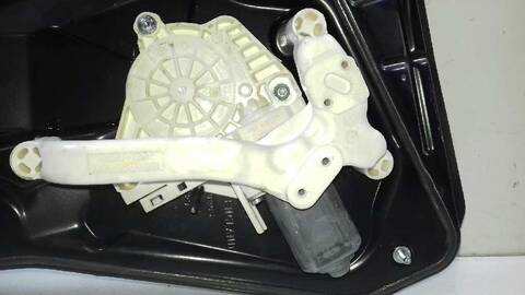 Foto 2ª: Elevalunas Manual Trasero Derecho Land Rover Range 2.7 TD V6 CAT 190CV 140KW [276DT] (2005)