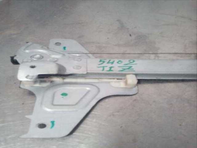 Foto 2ª: Elevalunas Manual Trasero Izquierdo Citroen C4 COLLECTION BERLINA 90CV 66KW [9HX] (2010)