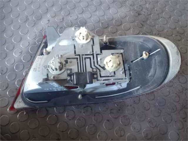 Foto 3ª: Piloto Trasero Izquierdo Mercedes Clase E 180 3.2 320 (210.055) [3.2 LTR. - 162 KW 24V CAT] [M 104.992]