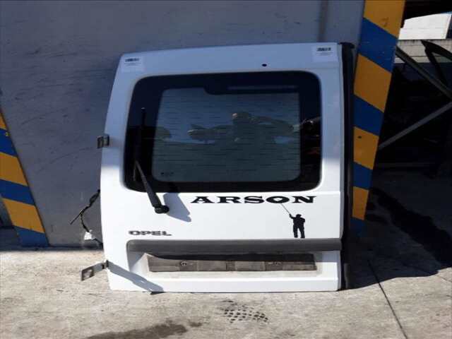 Puerta Trasera Izquierda Opel Combo 1.3 CDTI FAMILIAR FURGON