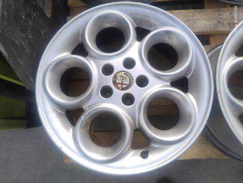 Foto 2ª: Juego LLantas Alfa Romeo 156 AR67601 (2000)