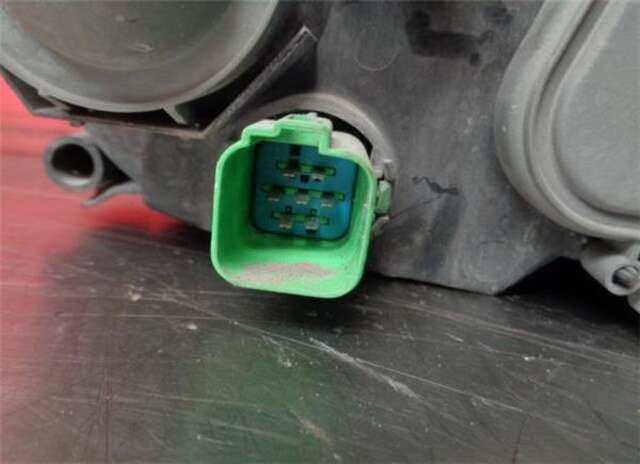 Foto 3ª: Faro Izquierdo Ford Fiesta 1.3 I [J4C]