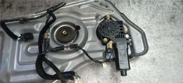 Foto 2ª: Elevalunas Eléctrico Delantero Derecho Hyundai Trajet 2.0 [G4JP-G]