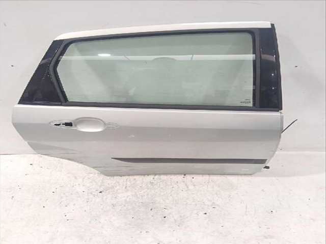 Foto 2ª: Puerta Trasera Derecha Ford Focus 1.8 TDCI 100CV [FFDA] (1998)