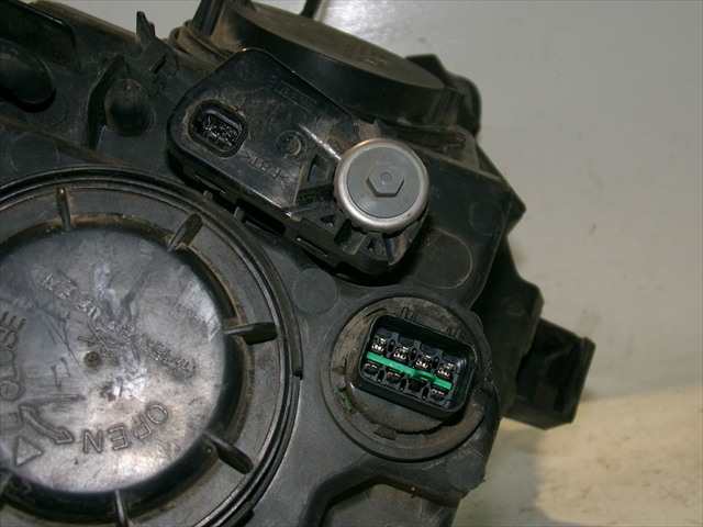 Foto 4ª: Faro Izquierdo Kia Rio 1.2 G 2011-2014 [G4LA] (2012)