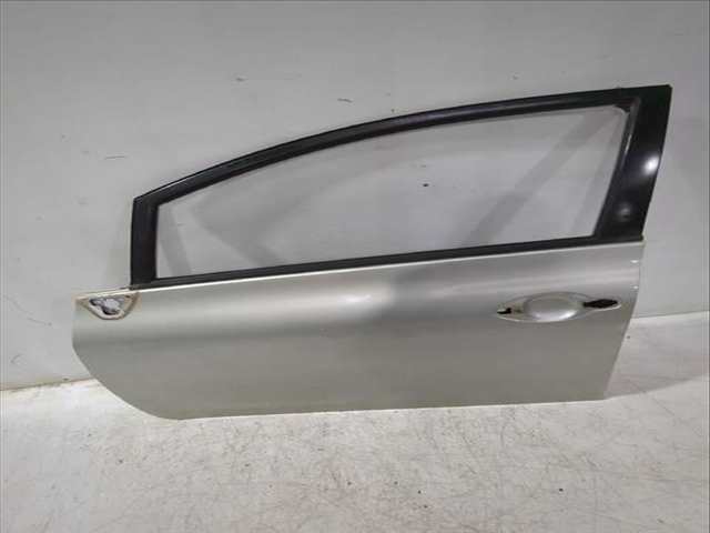 Foto 3ª: Puerta Delantera Izquierda Toyota Auris 1.6 ZRE151_) 124CV [1ZR-FE] (2006)