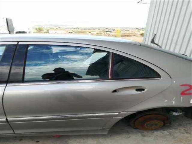 Puerta Trasera Izquierda Mercedes Clase C 160 BERLINA 170CV 125KW